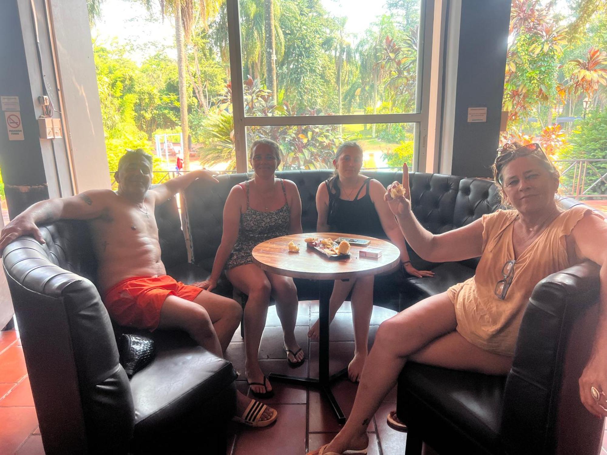 Beer Hotel Iguazu Puerto Iguazu Ngoại thất bức ảnh